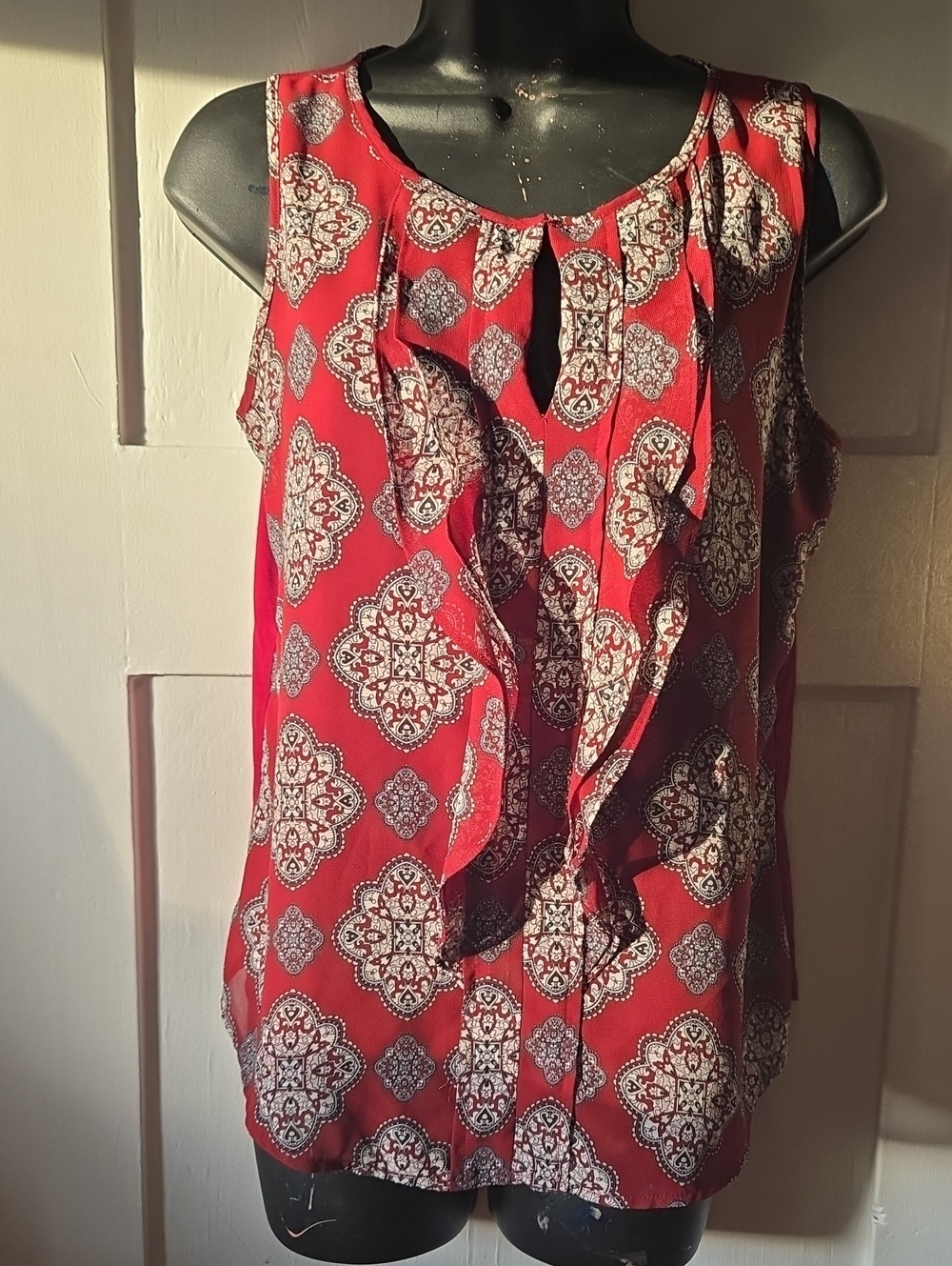 Ann Taylor Red Printed Ruffle-Front Sleeveless Top